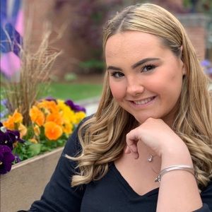 Meet your Posher, Olivia